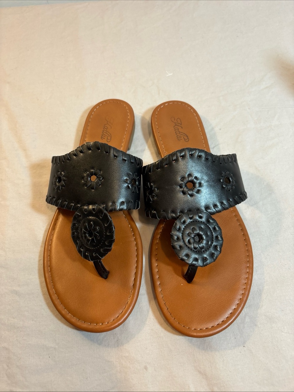 Katliu Black Leather Toe-Post Sandals Dressy